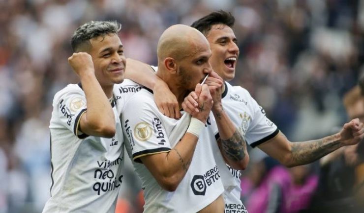 Corinthians venceu com gol de Fábio Santos (Foto: Twitter/Corinthians)